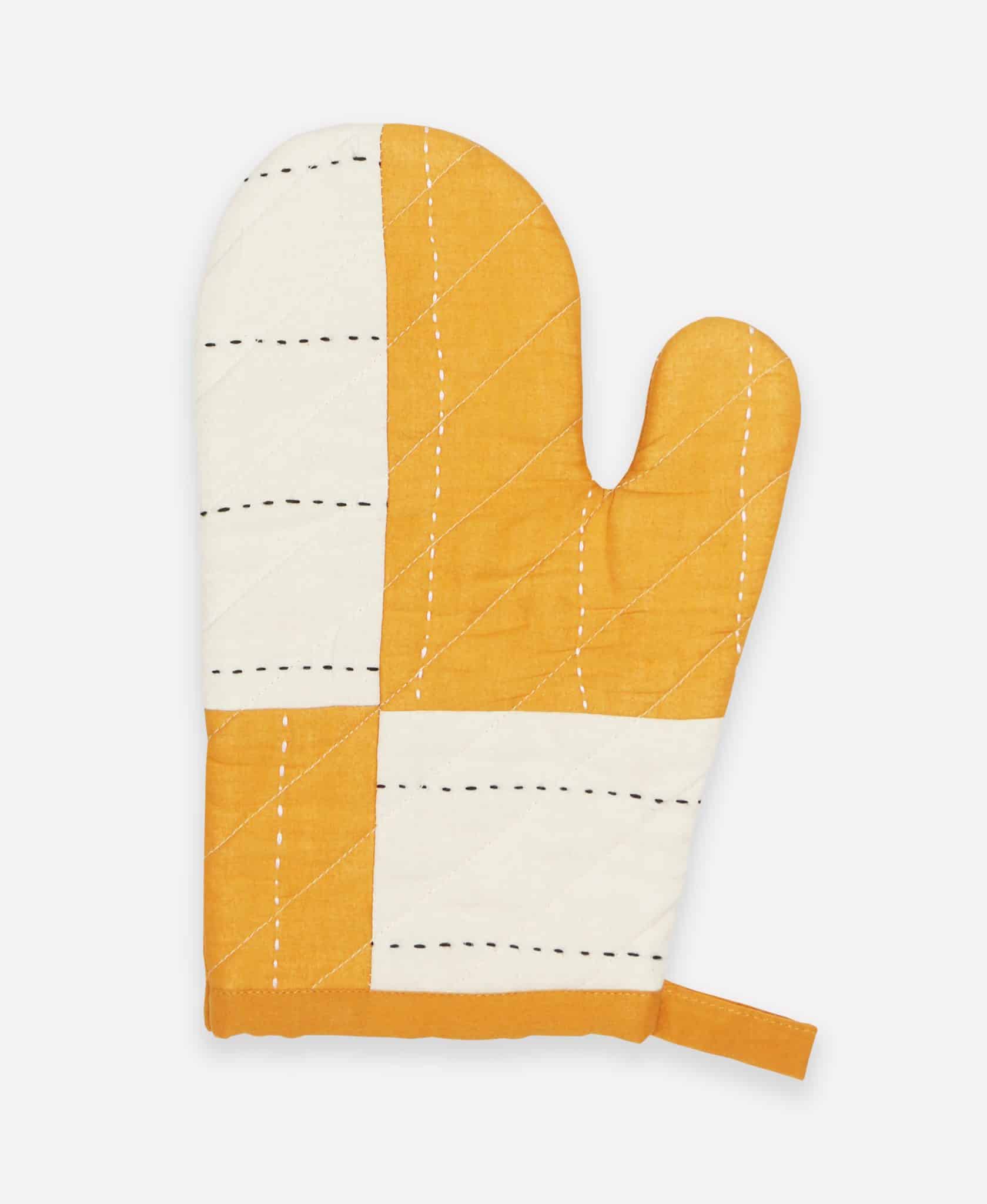 quilted oven mitt mustard flatlay quilted oven mitt mustard flatlay