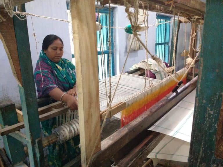 Hand operated loom